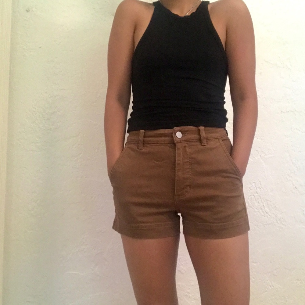 Everlane cotton twill shorts in ochre